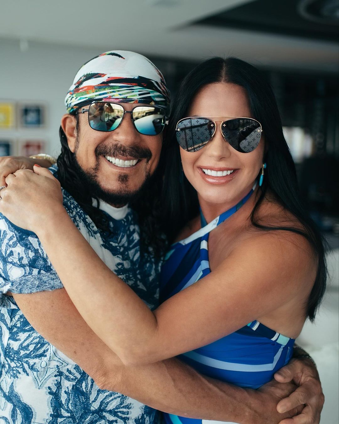 Casado há mais de 30 anos com Ana Marques, Bell é pai de Rafael e Filipe Marques, conhecidos como Rafa e Pipo, que formaram a banda de axé Oito7Nove4, renomeada depois para Rafa & Pipo Marques. Antes do casamento, foi pai da artista plástica Rebeca Teixeira, mãe de Íris e Elis, suas duas netas.