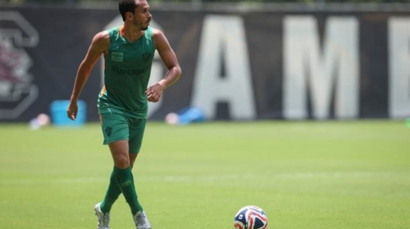 Atleta valoriza tempo para treinar, algo incomum no Brasil, e afirma que o Borussia Dortmund também tem que se preocupar com o Tricolor