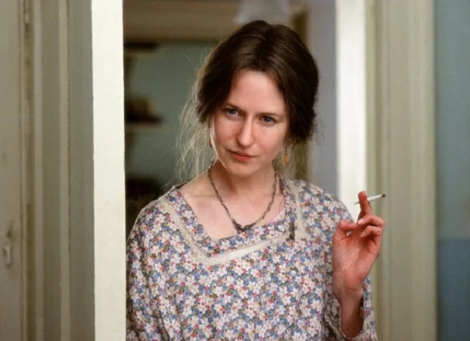 As Horas (2003)
Dirigido por Stephen Daldry, estrelado por Meryl Streep, Julianne Moore e Nicole Kidman.
Três mulheres de épocas diferentes têm suas vidas conectadas pelo romance Mrs. Dalloway, explorando temas de amor, perda e identidade. 