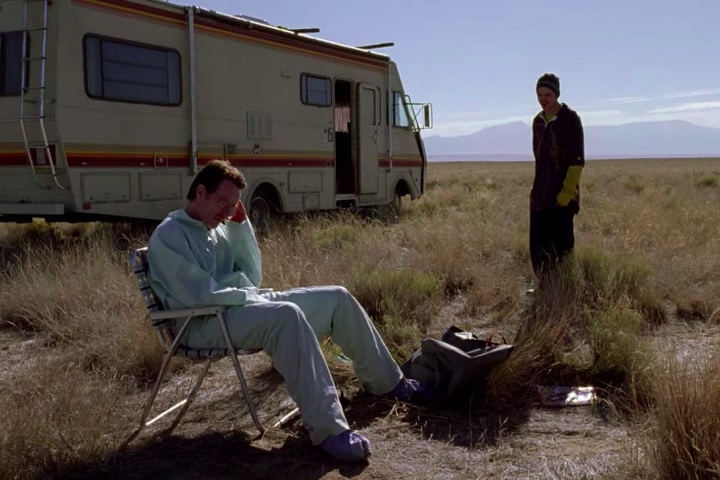 A cultura motorhome já inspirou filmes como Nomadland (2020), que retrata a vida de pessoas que vivem em RVs, e séries como Breaking Bad (2008-2013), na qual um desses veículos é cenário central.