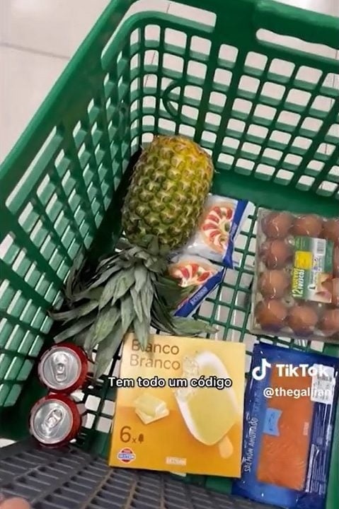 Outro dia acabei indo ao supermercado nesse horário, mas foi pura coincidência. Queria realmente comprar um abacaxi, mas fiquei com receio e acabei não levando porque tinha muita gente jovem naquele corredor, contou a brasileira Jennyffer Moreira à BBC.
