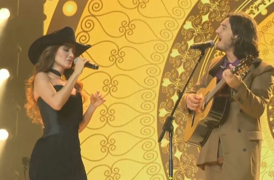 A cantora Paula Fernandes surgiu deslumbrante na 32ª edição do Prêmio BTG Pactual da Música Brasileira. Ela cantou com Tiago Iorc a música 