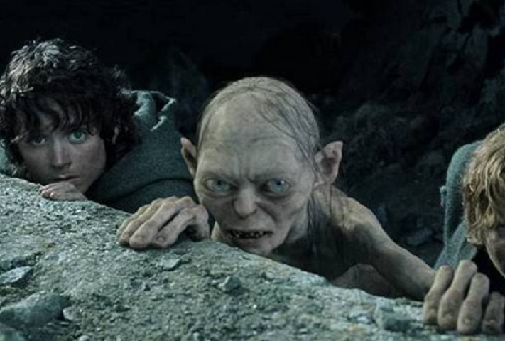 O Senhor dos Anéis: O Retorno do Rei (2004)
Dirigido por Peter Jackson, estrelado por Elijah Wood, Viggo Mortensen e Ian McKellen.
Conclusão épica da trilogia, com a batalha final pela Terra Média e a missão de destruir o Um Anel chegando ao clímax. 