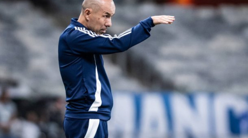 Embora satisfeito com o grupo, o treinador não descarta que o clube busque reforços 