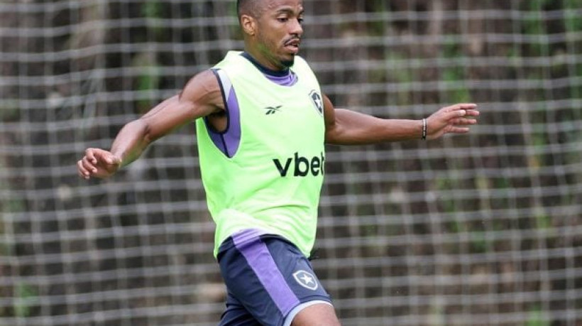 Volante e capitão desfruta do momento do Alvinegro na competição: 'Ninguém nos deu nada de graça para chegarmos até aqui'