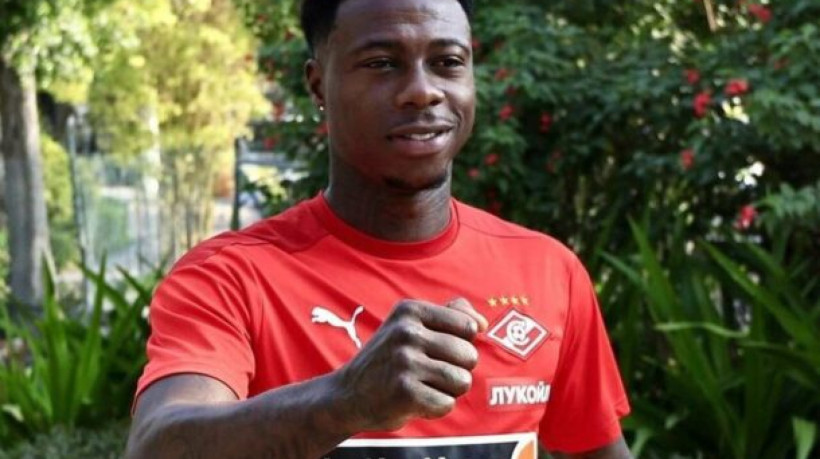 Com histórico, atacante holandês fez um pedido à defesa após ser detido por agentes na madrugada desta sexta-feira (13)