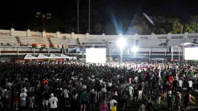 Tricolor abre seu estádio para que torcedores assistam às partidas do novo torneio da Fifa, com direito a shows, DJ e muita música