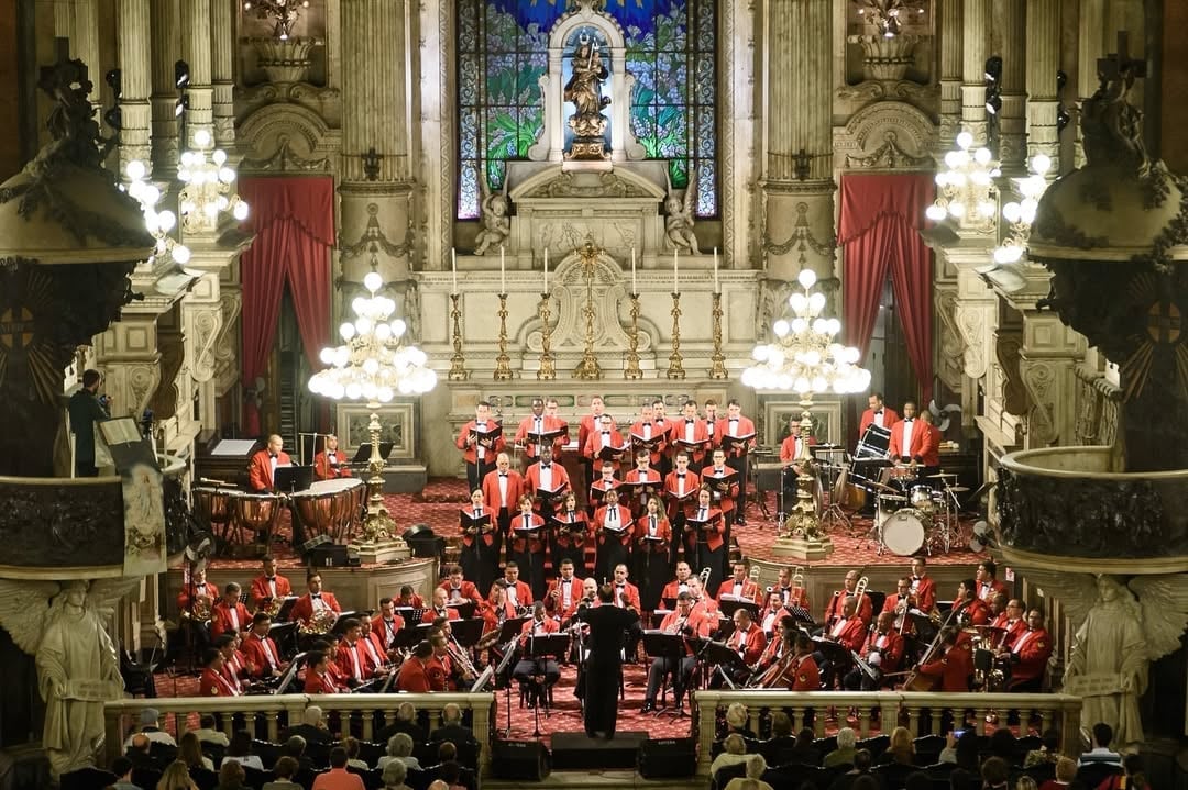 No interior da Igreja da Candelária também acontecem concertos de música clássica de grandes nomes. Eles são organizados pelo Projeto Candelária.
