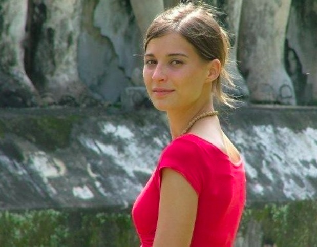 Chiara Corbella Petrillo: Chiara e seu marido, Enrico Petrillo, se casaram em 2008 e desejavam ter uma família grande. Eles engravidaram três vezes, mas todas as gestações foram marcadas por diagnósticos graves nos bebês. 
