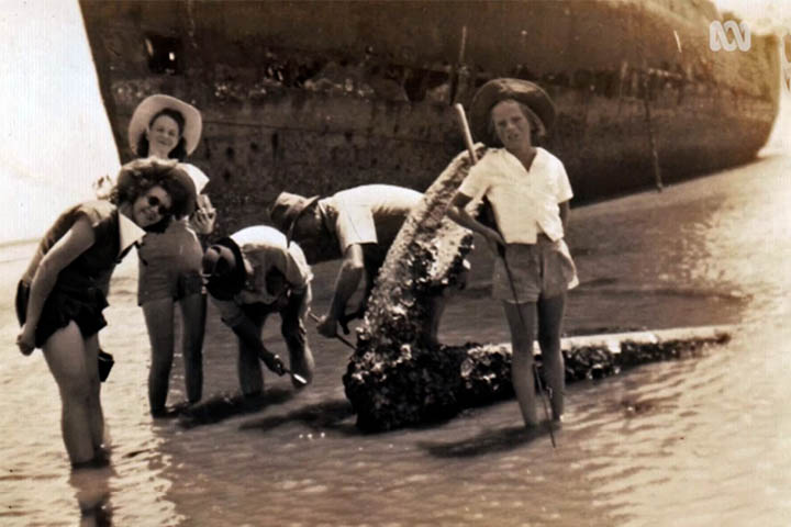 Nos anos 1910, quando não conduzia mais passageiros e servia apenas como cargueiro - passou, especialmente, a armazenar carvão - o City of Adelaide foi atingido por um incêndio que, felizmente, não deixou nenhuma vítima. 
