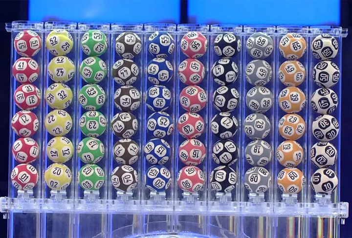 As autoridades recomendam que, ao ganhar na mega-sena ou qualquer outra loteria esportiva, não conte para ninguém e mantenha a sua vida normal, para que ninguém desconfie.  