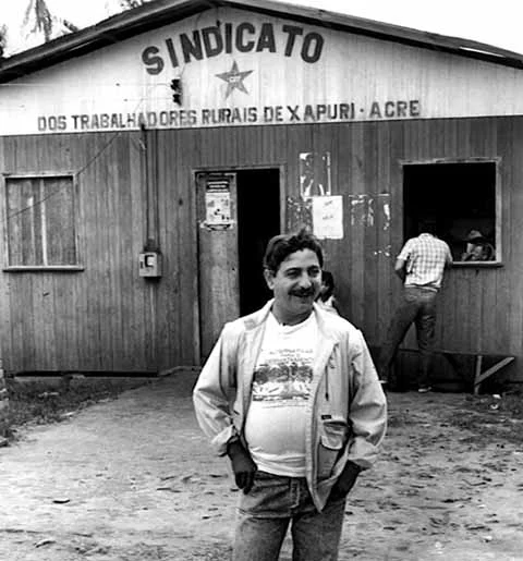 Nascido no seringal Porto Rico, localizado no município de Xapuri, no interior do Acre, em 15 de dezembro de 1944, ele foi um líder sindicalista seringueiro da Amazônia. 
