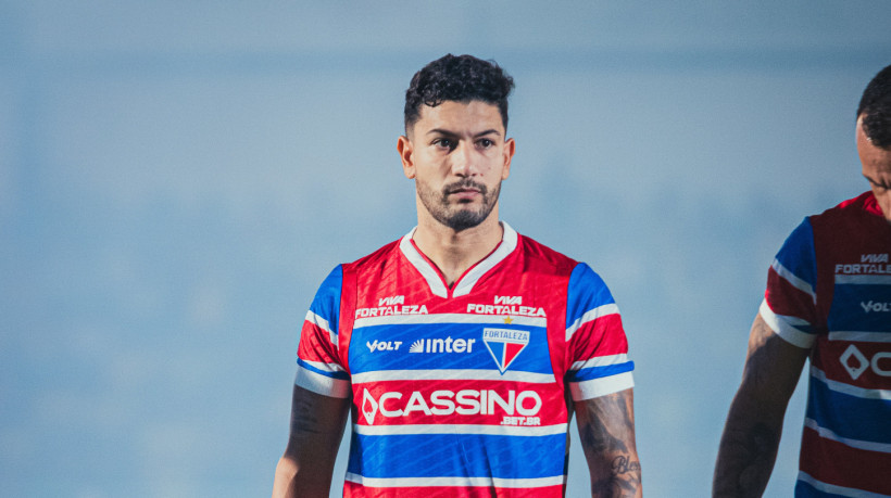 Lateral-direito Mancuso no jogo Mirassol x Fortaleza, no Estádio Maião, pelo Campeonato Brasileiro Série A 2025