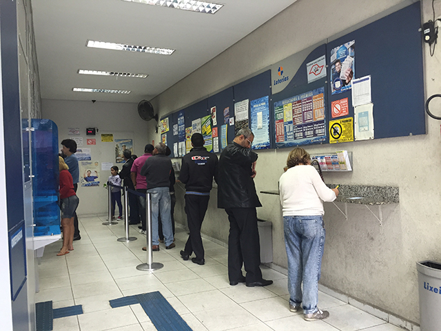 No entanto, os números não foram registrados pela loteria e o grupo entrou na Justiça. O nome da loteria é Esquina da Sorte e o caso é famoso no estado. 