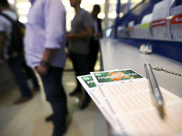 Jonas Lucas Alves Dias ganhou R$ 47,1 milhões em 2020, na Mega-Sena. Em setembro de 2022, ele foi encontrado morto, com sinais de tortura, às margens da Rodovia dos Bandeirantes, no interior de São Paulo.