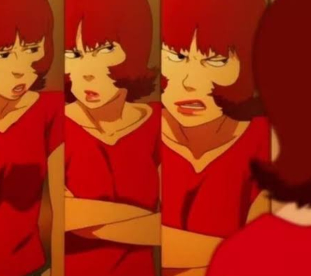 Na trama, a personagem Atsuko Chiba, uma psicoterapeuta, usa o codinome Paprika para explorar os sonhos dos seus pacientes durante a noite com uma tecnologia experimental. No entanto, esse aparelho é roubado e causa uma confusão.