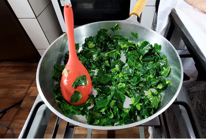 O segundo, por sua vez, pode ser encontrado nas fontes vegetais como folhas verdes-escuras, cereais, sementes e leguminosas. Ele exige um esforço maior do corpo para absorvê-lo e precisa ser consumido em maior quantidade.