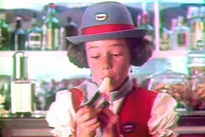 Na Alemanha, em 1933, o alemão Josef Pankofer criou o sorvete Jopa (iniciais do nome e do sobrenome dele). Esse foi um dos primeiros sorvetes e alimentos congelados fabricados industrialmente. 