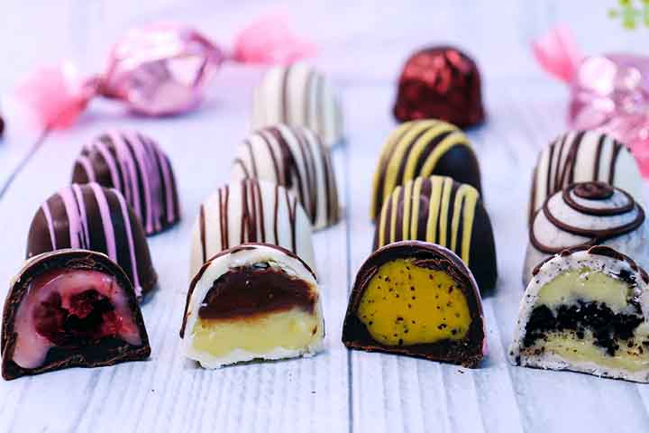 Assim, a trufa tem uma característica que a difere dos bombons, que é o ganache em seu interior. Elas possuem diferentes formatos e diversos recheios que vão desde o tradicional chocolate até bebidas alcoólicas, como o licor.