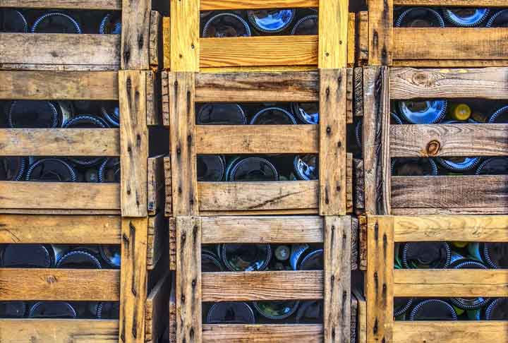 Diversas garrafas de champanhe estão indo parar no fundo do mar e a explicação é surpreendente. Entenda essa história curiosa 