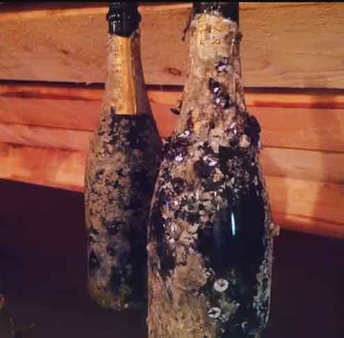 Segundo o relatório divulgado por ele, as bebidas permaneceram ‘envelhecendo’ no fundo do mar por cerca de 170 anos, em condições quase perfeitas, o que provocou um aumento significativo no seu valor.