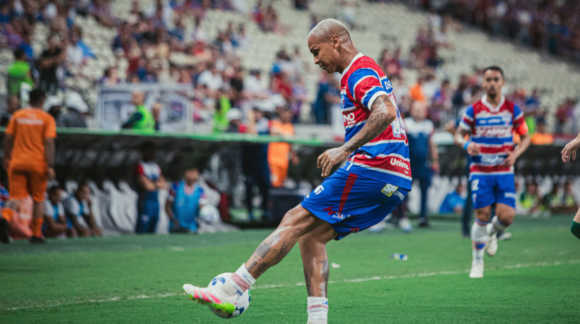 O atacante tem o jogo a&eacute;reo como caracter&iacute;stica positiva ao longo da carreira