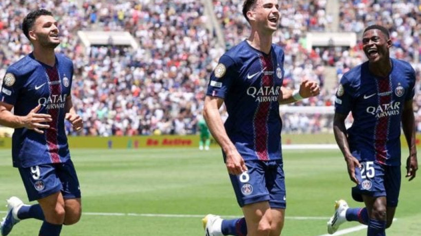 Pelo Grupo B, o mesmo do Botafogo, campeões da Champions arrasam o gigante espanhol com um impiedoso 4 a 0 