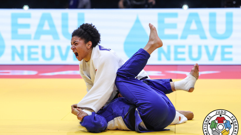 Durante a competição, Shirlen derrotou a atual campeã do peso leve e vice-campeã olímpica em Paris