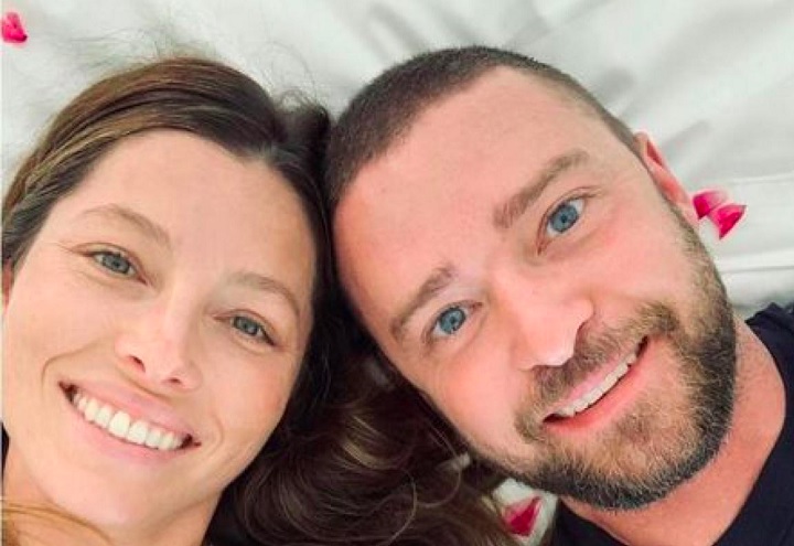 Jessica Biel (3 de março de 1982) - Atriz, produtora e modelo norte-americana, é mais conhecida por seu papel em The Sinner, na série televisiva 7th Heaven e da Disney Channel, The Famous Jett Jackson. Também esteve em O Massacre da Serra Elétrica e O Ilusionista.