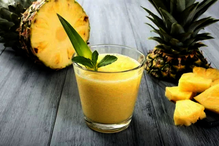 O abacaxi possui propriedade antitrombótica e fibrinolítica, promovendo a eliminação de coágulos sanguíneos, evitando, assim, a trombose.