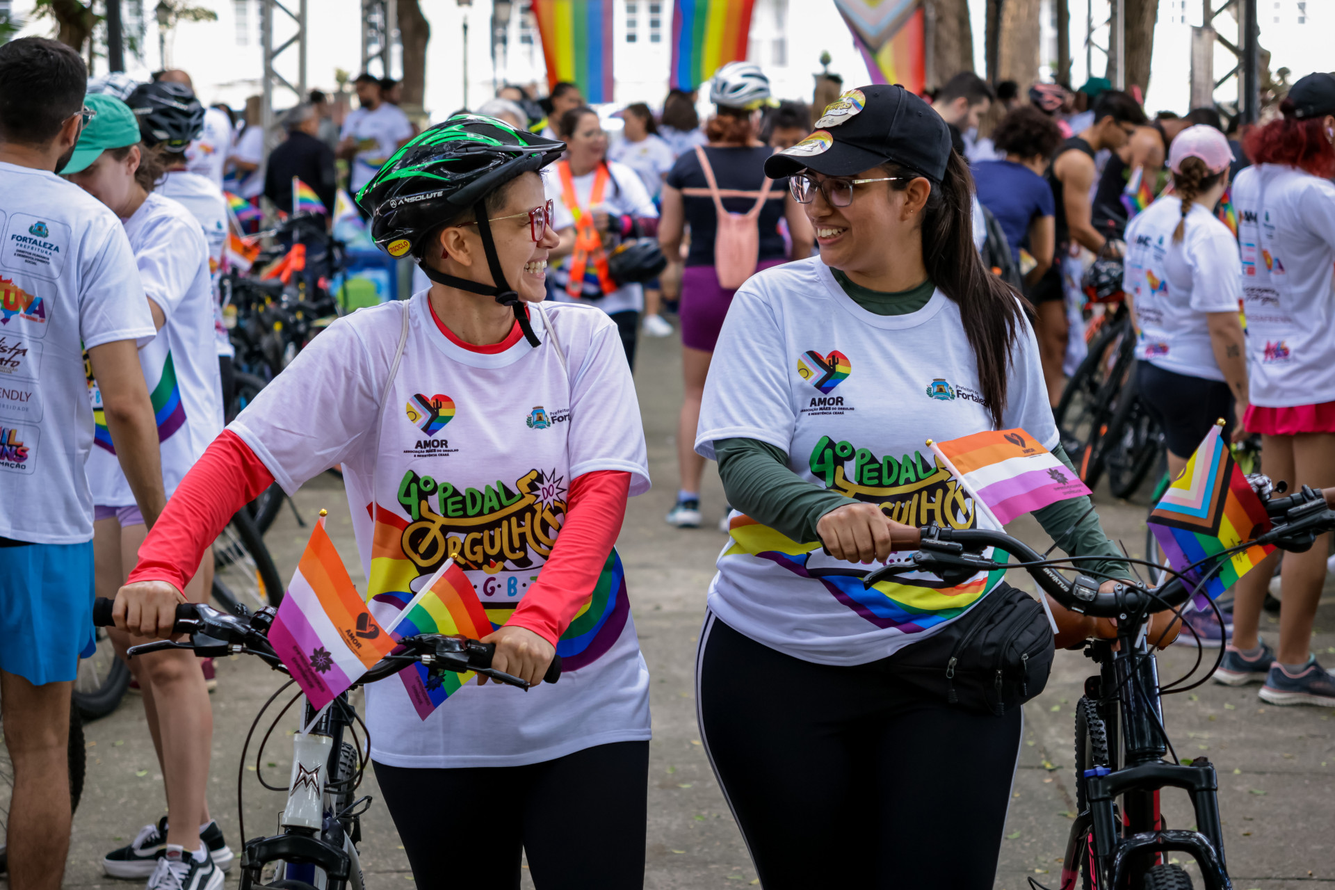 A Associação "Amor" apoia famílias de pessoas LGBTQIA+, oferecendo ajuda emocional, orientação sobre direitos e lutando contra o preconceito para promover visibilidade e respeito. (Foto: AURÉLIO ALVES)