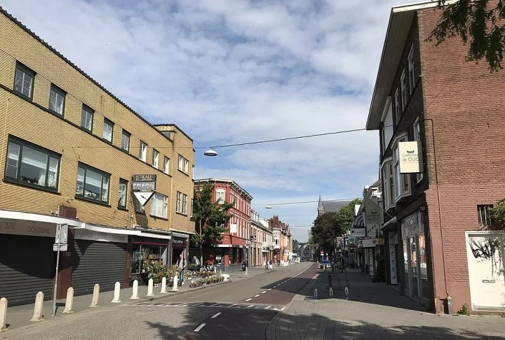 A cidade holandesa de Zwolle decidiu inovar e criar a primeira rua do mundo feita inteiramente de plástico reciclado, como uma alternativa ecológica ao asfalto.