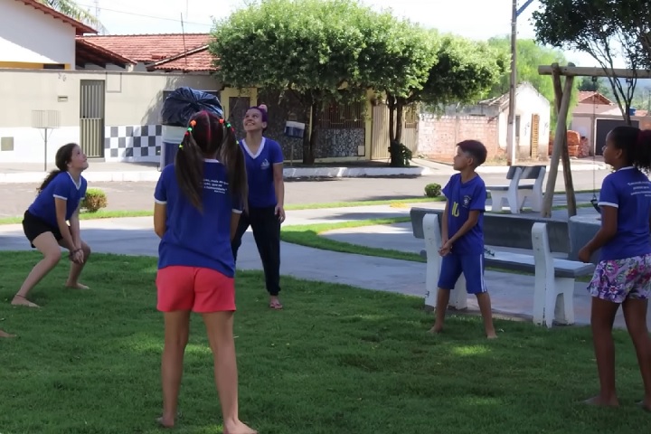 A infraestrutura urbana é organizada, com escolas (pública e privada), hospital municipal, Centro de Saúde, CAPS, creche, casas para idosos, biblioteca e museu de artes.