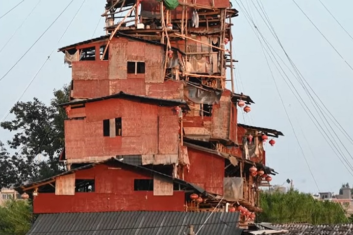 Na China, são chamadas de casas-prego as propriedades que resistem a ordens de demolição. 