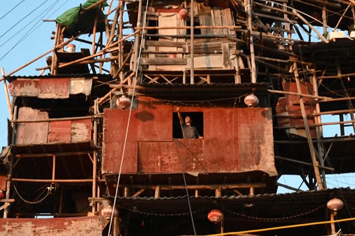 Hoje, a torre representa ao mesmo tempo sua moradia e um monumento de resistência.
