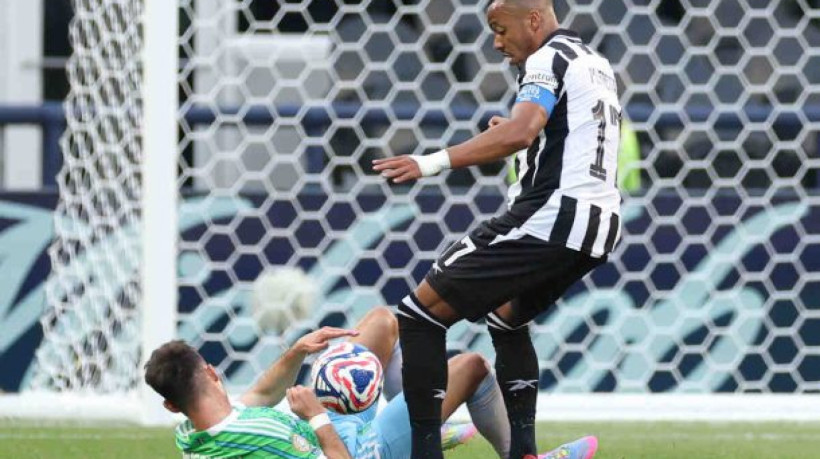 Volante do Botafogo afirma que atuação, sobretudo do segundo tempo, é para o time tirar muitas lições