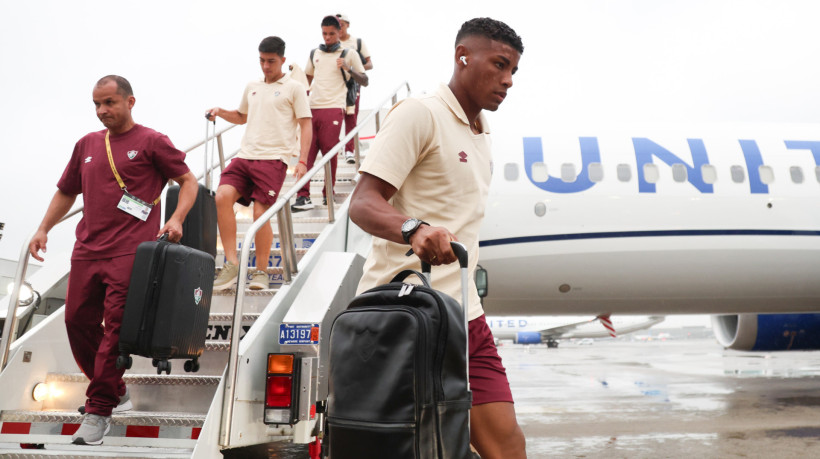 Volante Hércules em desembarque do Fluminense em Nova Jersey