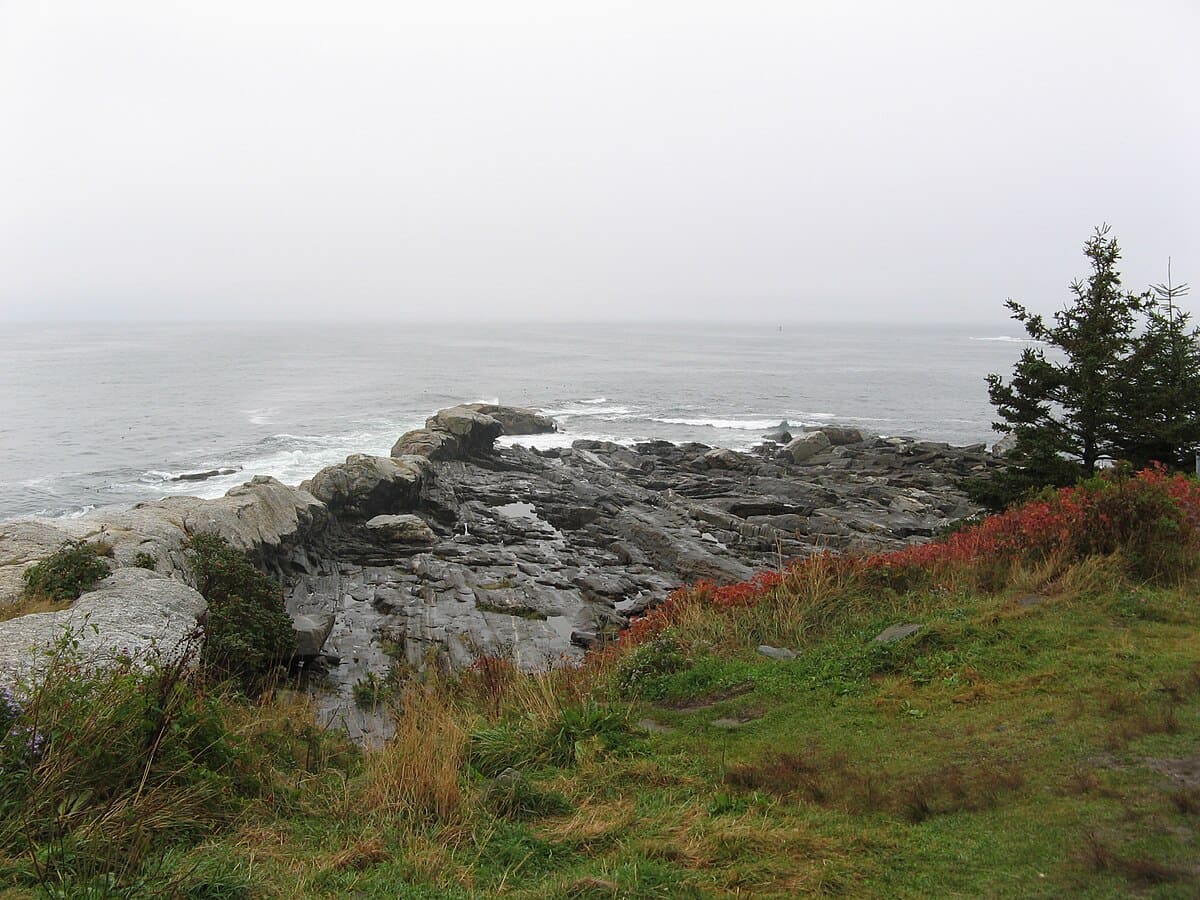 A cerimônia aconteceu em uma casa em Cape Cod, uma península em Massachussets, que é um destino de verão popular nos Estados Unidos.
