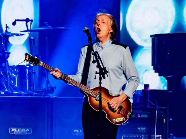 McCartney compôs “How Many People” (“Quantas Pessoas”) impactado pelo brutal assassinato de Chico Mendes. A canção reflete sobre as injustiças sociais e quem luta contra elas. 
