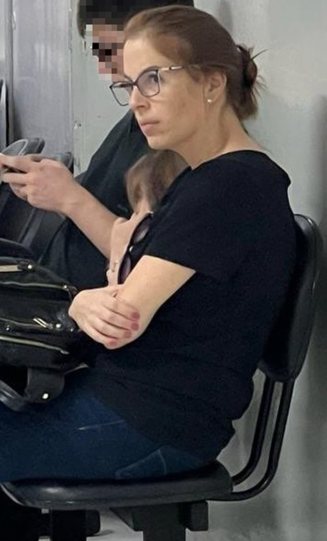 Em outubro de 2024, Suzane von Richthofen foi eliminada de um concurso para servidora no Tribunal de Justiça de São Paulo (TJ-SP). Ela se candidatou à função de escrevente técnico judiciário, que tem salário inicial de R$ 6.043, e participou da primeira etapa, quando fez a prova objetiva em Campinas. Porém, seu nome não apareceu na lista de convocados para a segunda fase.
