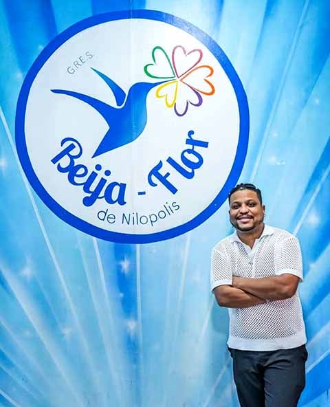 Quero dizer que é uma honra imensa. Muito obrigado pela oportunidade, nunca fiquei tão feliz na minha vida. Se depender do meu trabalho com a Jessica e o carro de som, a gente vai trazer o bicampeão do carnaval ano que vem, disse Nino.