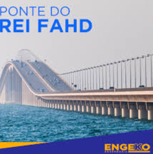 Ela possui quatro pistas sustentadas por 147 mil toneladas de aço que passam sobre o golfo Pérsico.