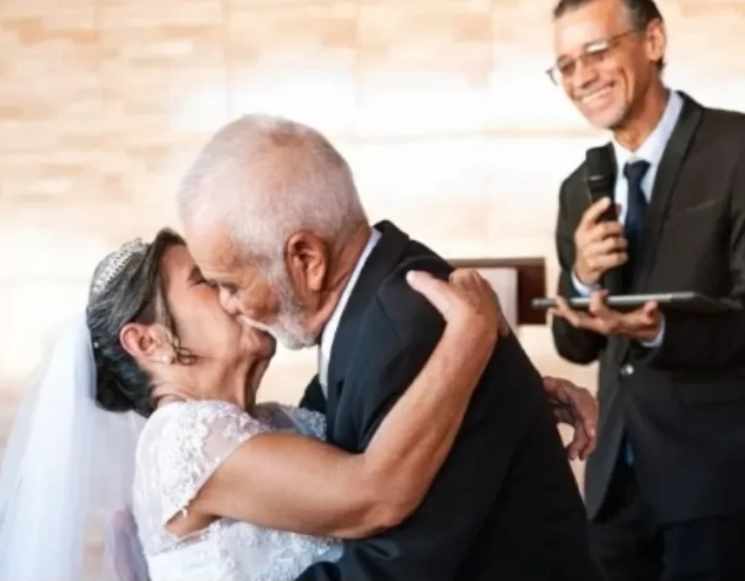O Ceará voltou a chamar atenção quando o assunto é o amor verdadeiro. Repercutiu na Internet o casamento de Maria do Socorro, de 78 anos, e Antônio Pereira, de 77. 