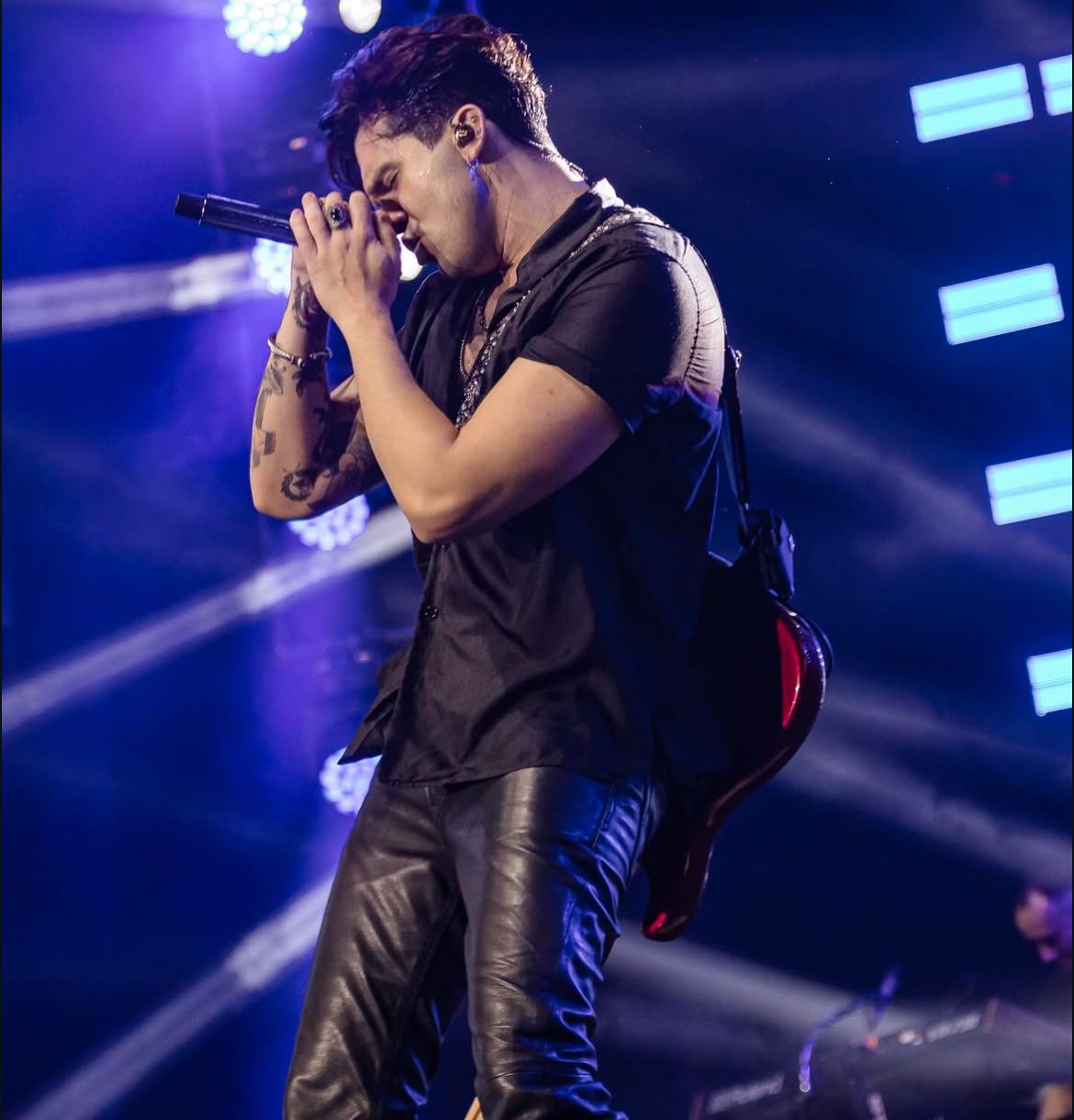Luan está em turnê com o espetáculo “Luan Ao Vivo na Lua”, derivado do EP homônimo lançado em outubro de 2024.