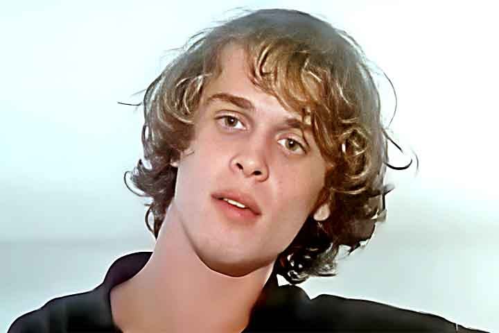 Nascido em Petrópolis, em 8 de janeiro de 1967, Guilherme Machado Cardoso Fontes iniciou sua carreira em novelas aos 18 anos. Foi na primeira versão de Ti Ti Ti (1985), de Cassiano Gabus Mendes, com Luiz Gustavo, Reginaldo Faria e Malu Mader.