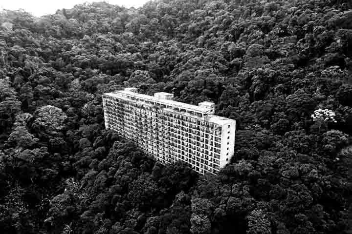 Em 1977, uma empresa norte-americana chegou a tentar retomar o projeto, mas também declarou falência. 