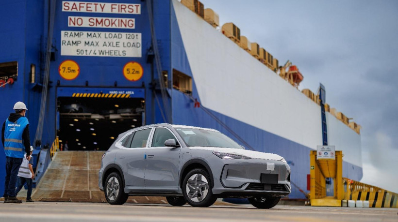 O primeiro Geely SUV elétrico, Geely EX5, chegou nesta semana ao Brasil. Os modelos desembarcaram no Porto de Paranaguá, no Paraná, e as vendas do Geely EX5 estão previstas para começar em julho