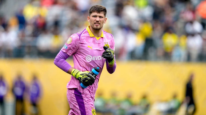 Gregor Kobel foi destaque do Borussia Dortmund contra o Fluminense no Mundial de Clubes 2025