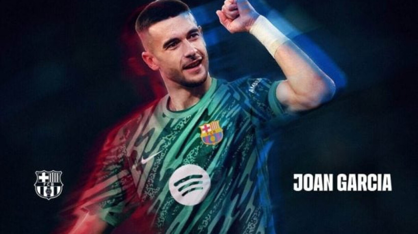 Jogador de 24 anos custa cerca de R$ 160 milhões e chega para disputar posição com Ter Stegen, Szczesny e Iñaki Peña