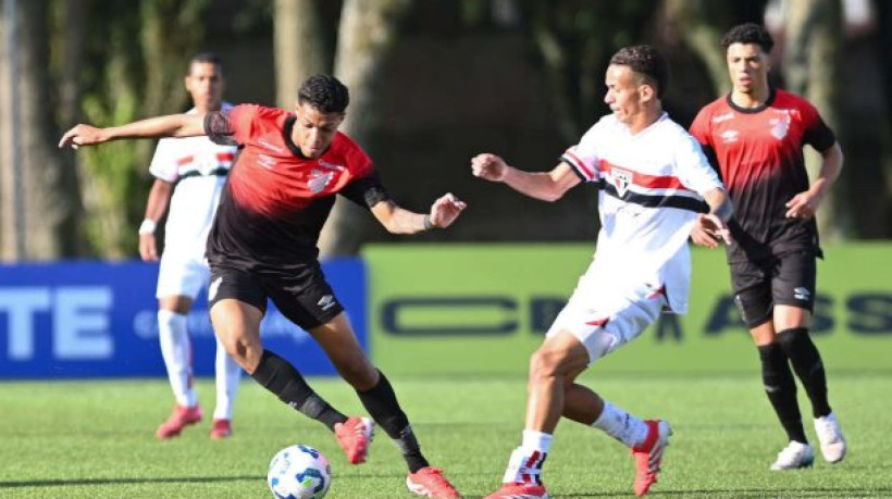 Equipes se enfrentaram no CT do Caju pela 14° rodada da competição 
